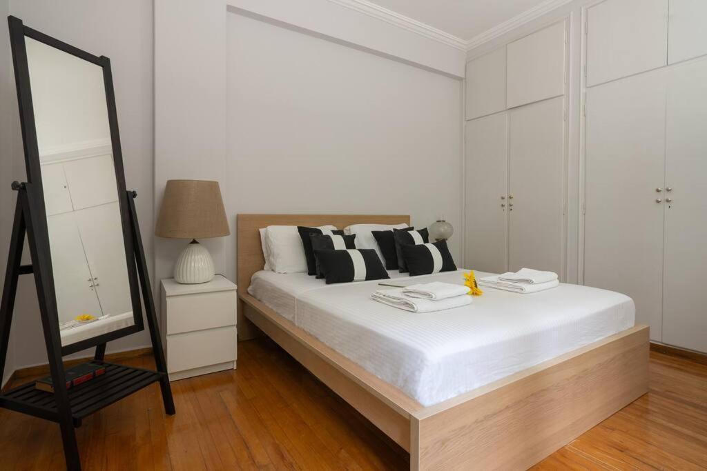 Apartament Chic N Central Apt In Kolonaki Ateny Zewnętrze zdjęcie